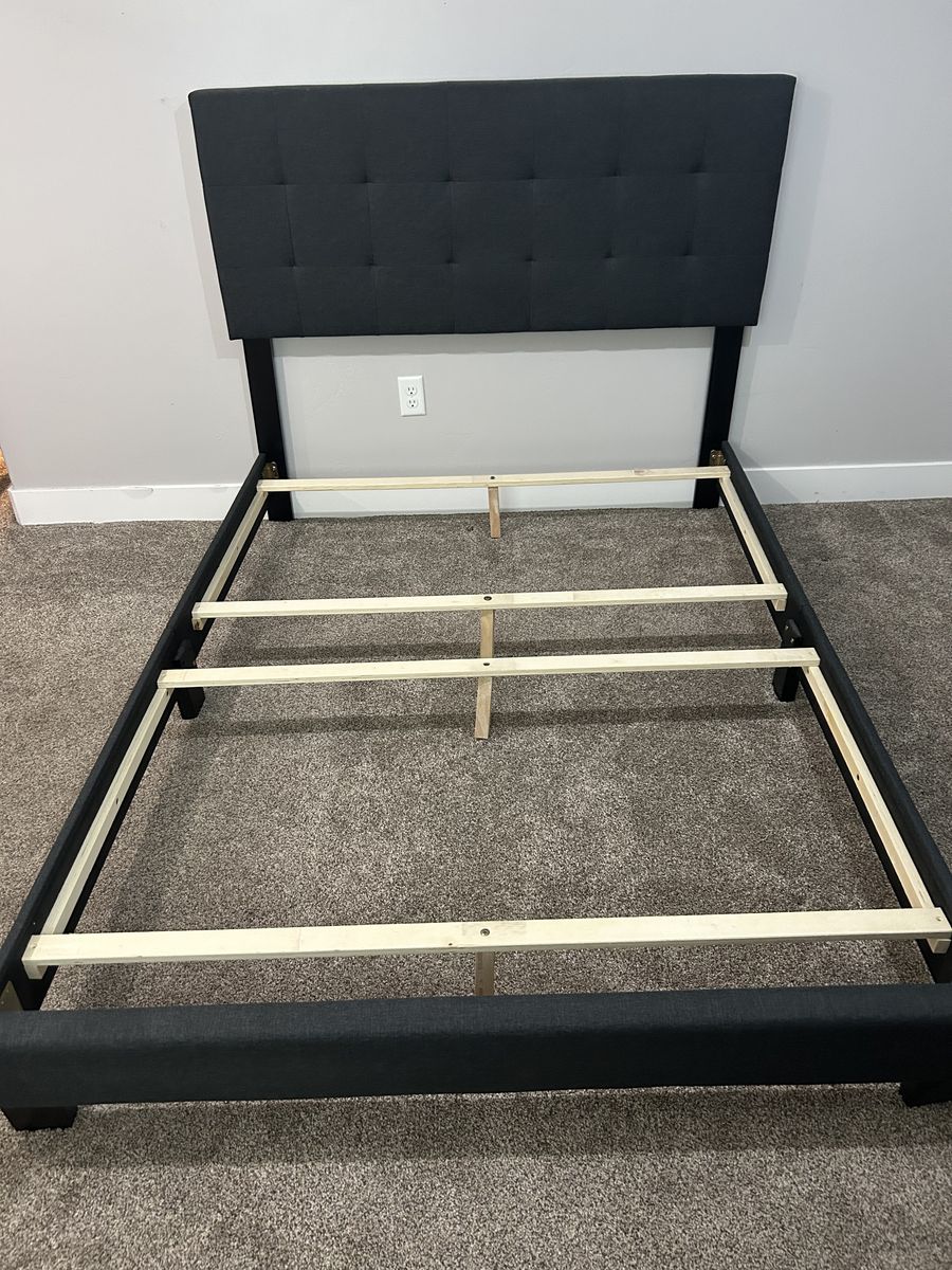 Full Upholstered Platform Bed Frame with Tufted Headboard