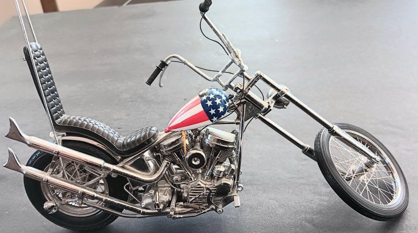 Franklin Mint 1/10 scale Easy Rider Captain America Chopper..pre owned...repaired handlebars...incredibly  detailed !!!
