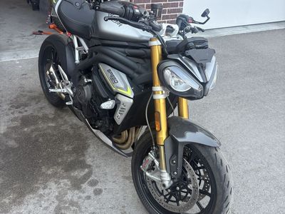 2022 triumph speed tripple 1200 RS