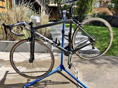 Felt F1 Road Bike