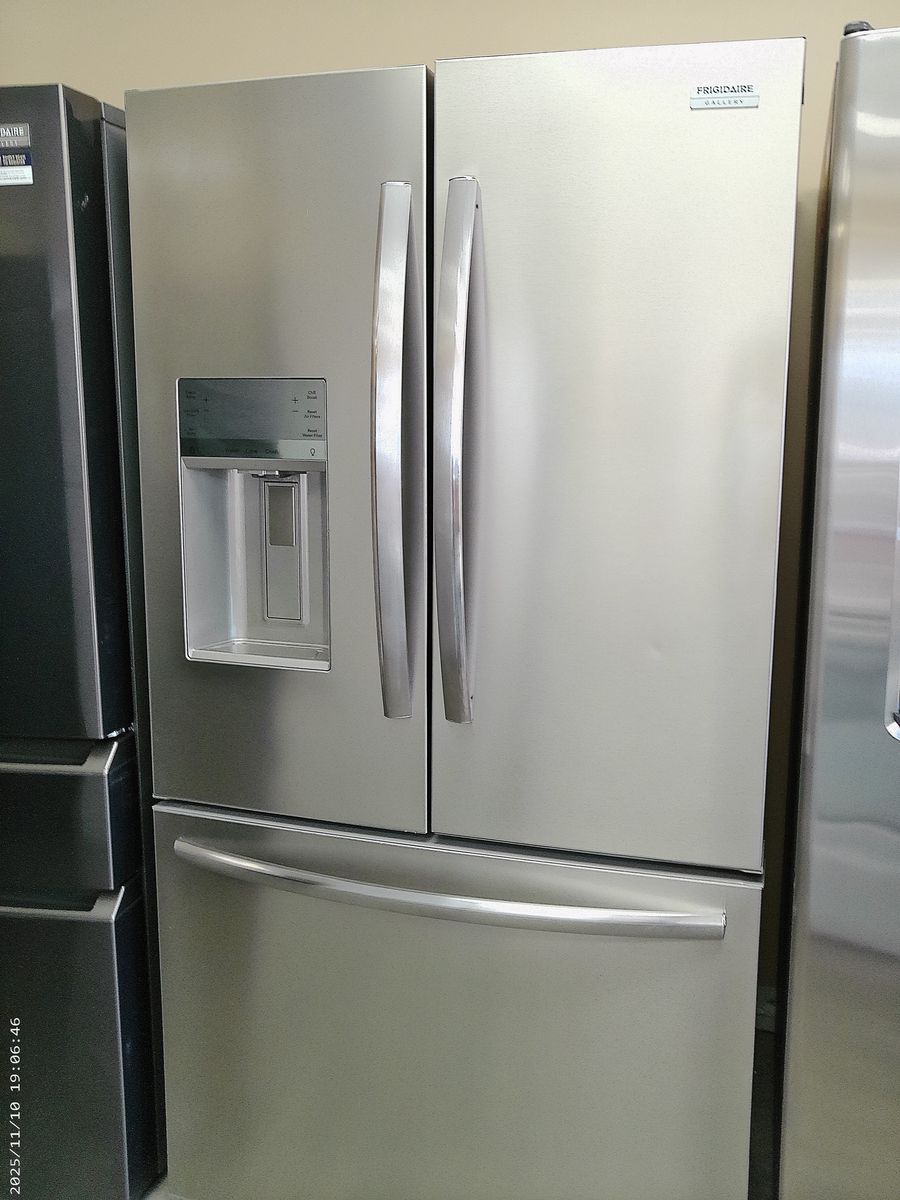 NEW Counter Depth French Door~1 Year Factory Warranty~Water and Ice