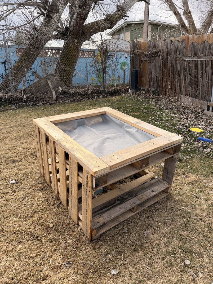 Big Heavy Duty Pallet Planter Box