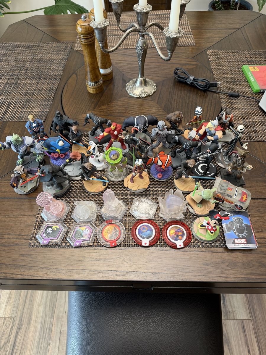 Disney Infinity Bundle - Xbox One 30+ character figures & accessories