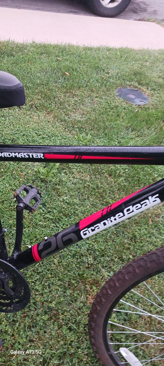 Granite Peak Roadmaster 24" Mountain Bike Nice!