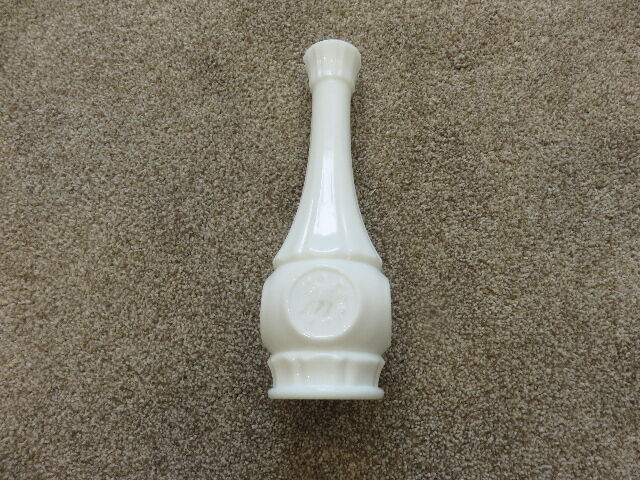 LATE 1950'S 9" MILK GLASS EAGLE COIN VASE - MADE BY WHEATON