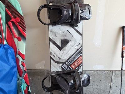 Burton Bullet Snowboard with Burton Bindings Size 159cm