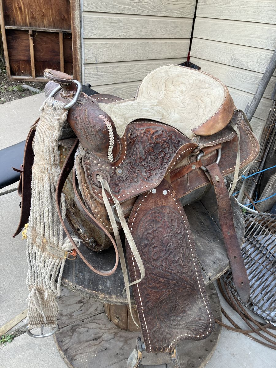 Saddle