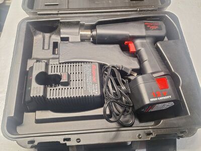 SNAP - ON 12 Volt HIGH CAPACITY Drill 3/8" drive for sockets