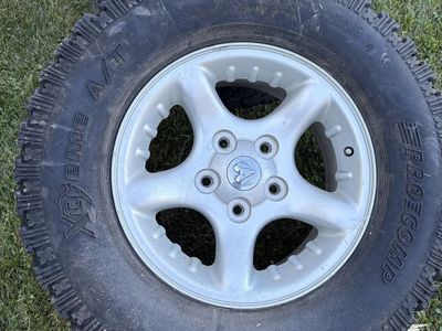 2 dodge ram 305/65R 17