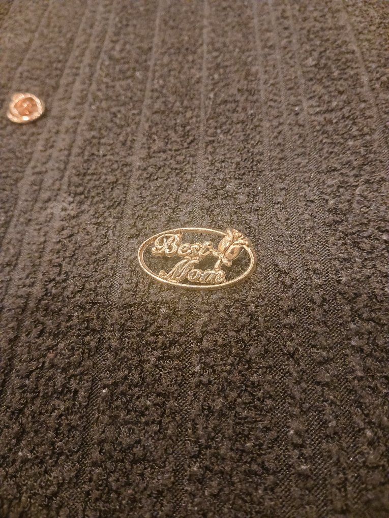 Best Mom pin