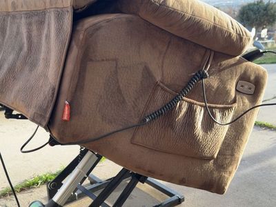 MCombo Power Lift Chair With 2 USB Ports