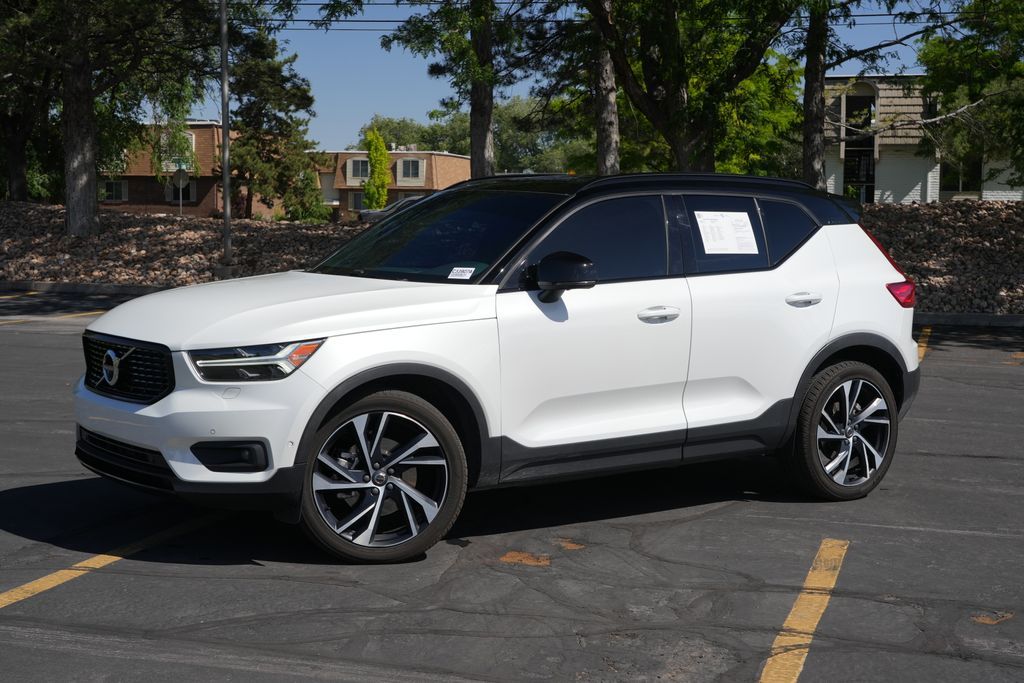 2019 Volvo XC40 T5 R-Design