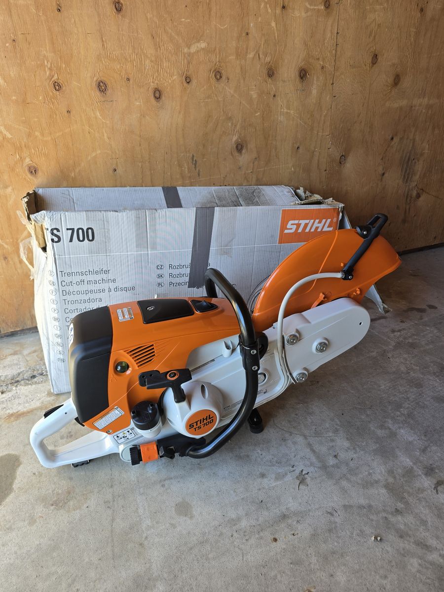 New Stihl TS-700 Concrete/ Demo Saw