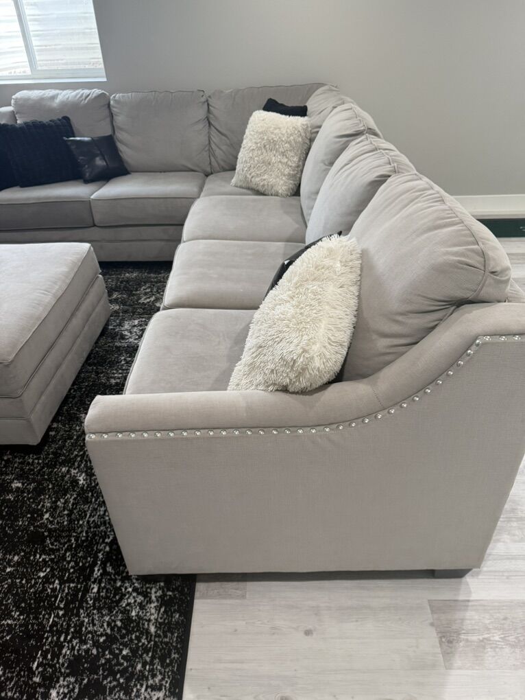 Sectional Couch With ottoman.