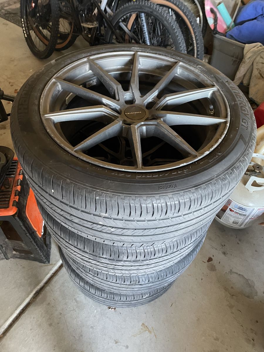 rossenstein 18 inch (5×4.5) with hankook tires
