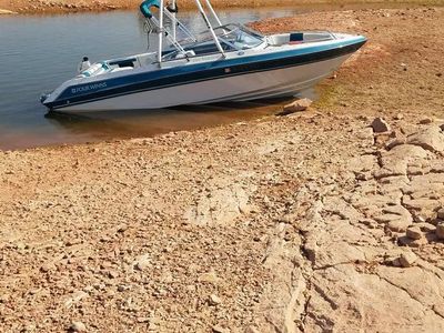 1992 Four Winns ski boat