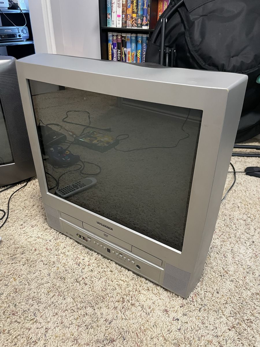 20” Sylvania CRT TV DVD combo