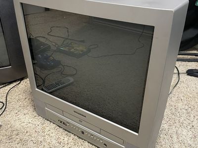 20” Sylvania CRT TV DVD combo