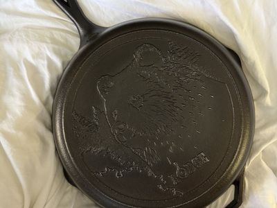 Cast Iron Skillet - Lodge 12" Wildlife Series