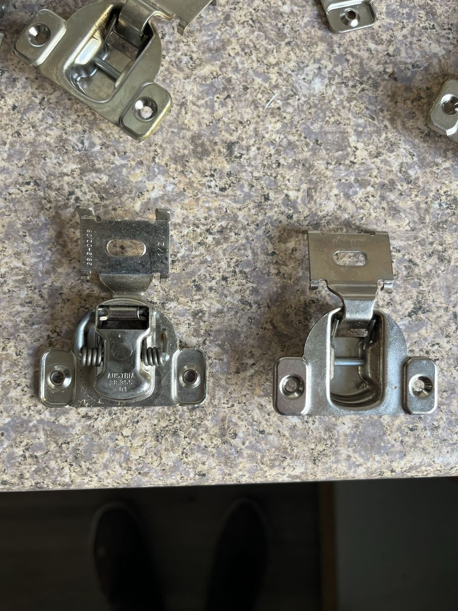 Cabinet hinges Plum.  self close 1/2”.  22ea