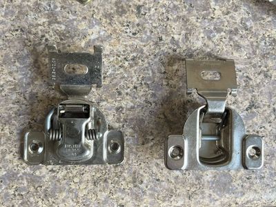 Cabinet hinges Plum. self close 1/2”. 22ea