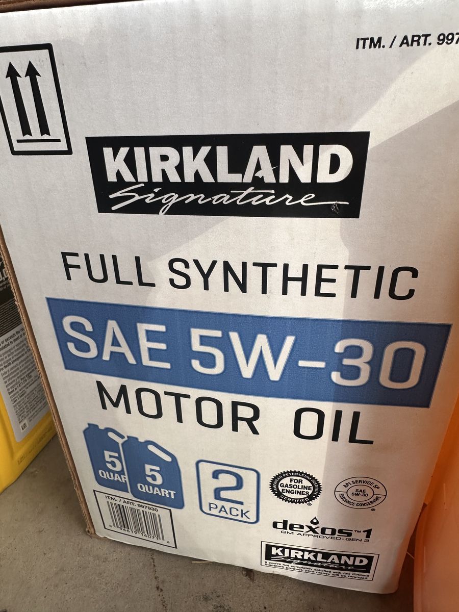 Synthetic Motor Oil 5W-30 - 2.5 gallons