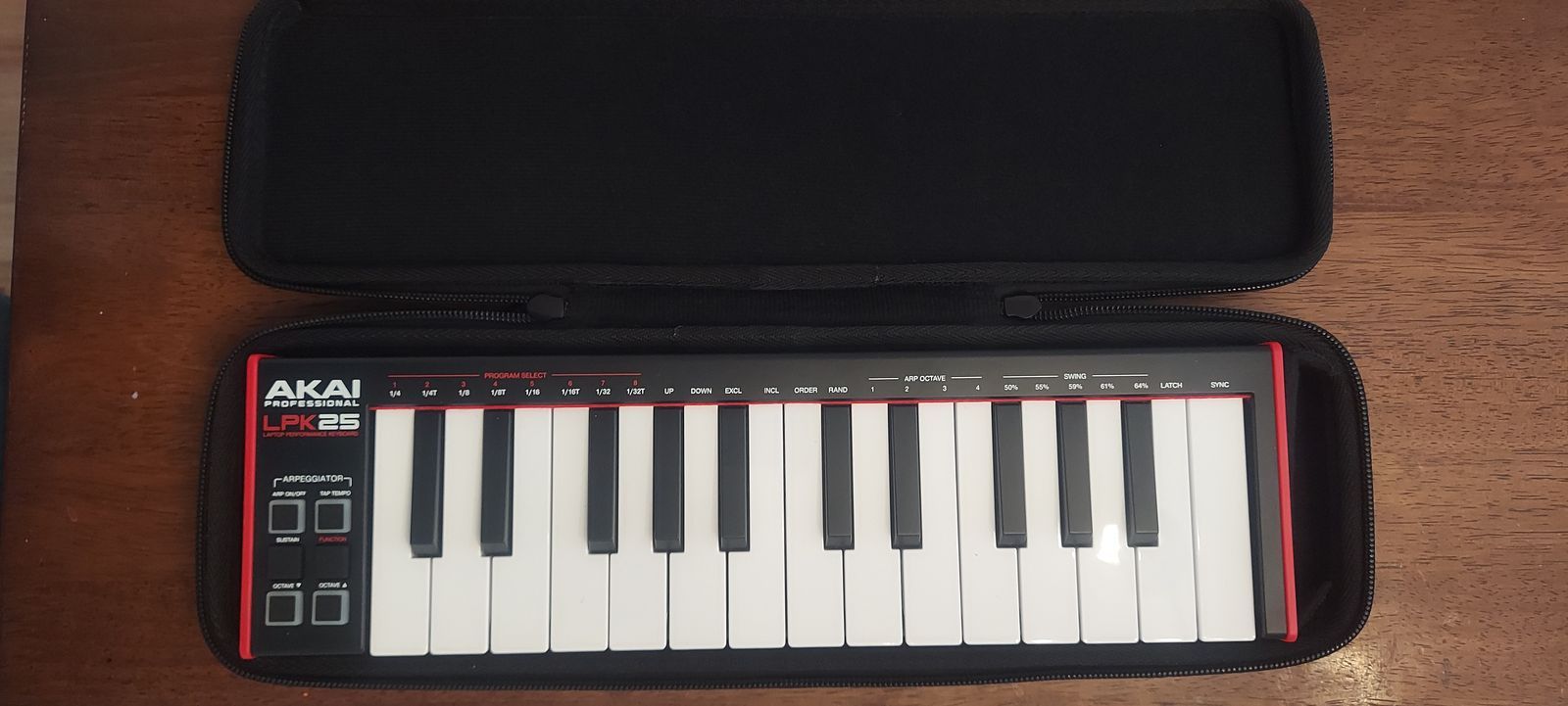 Akai Professional LPK25 MKII 25-Key USB-MIDI Controller w/case