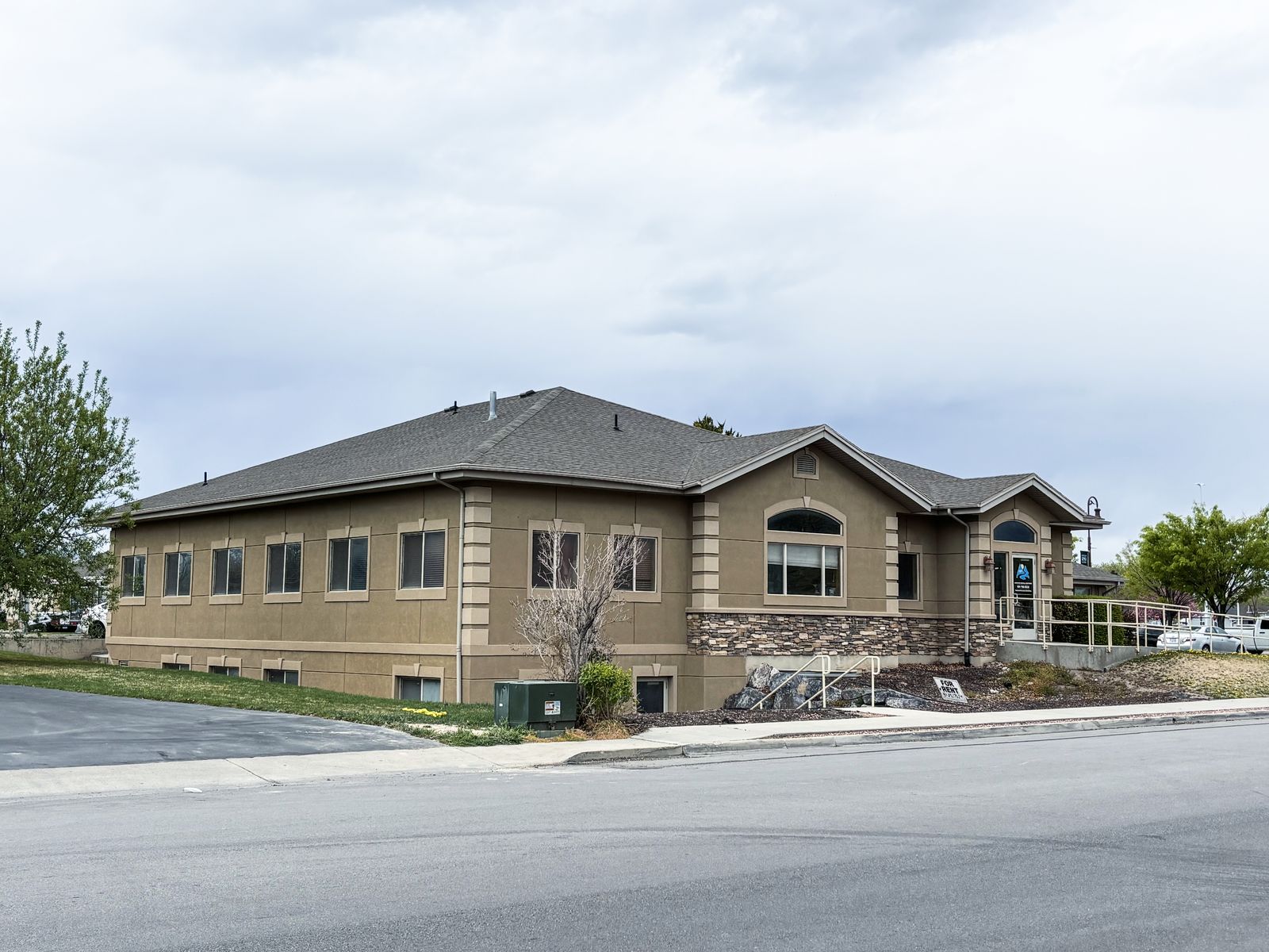 Downtown Lehi Office Space Ready for tenant improvements - 1,795 SF Full Service