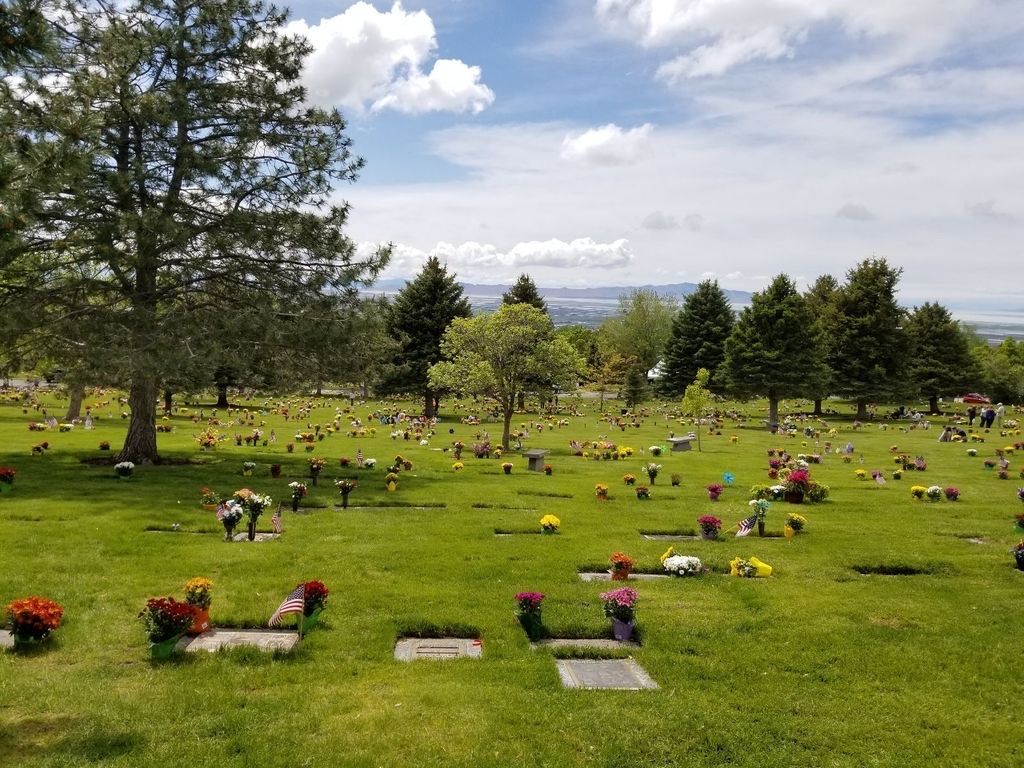 Lakeview Memorial 3 Plots Side By side in Bntfl