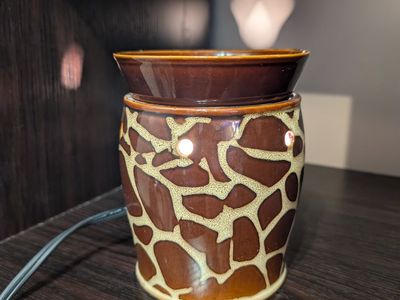 Giraffe pattern Scentsy Warmer