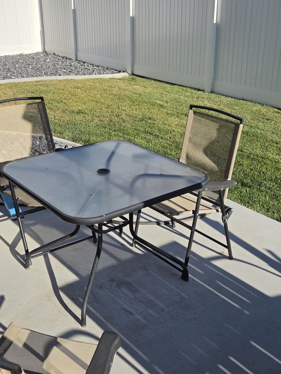 Outdoor glass table & chairs