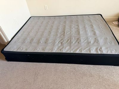 Sealy Queen Box Spring Foundation (60" x 79") Black/Gray
