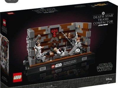 LEGO Star Wars Death Star Trash Compactor Diorama 75339 Disassembled