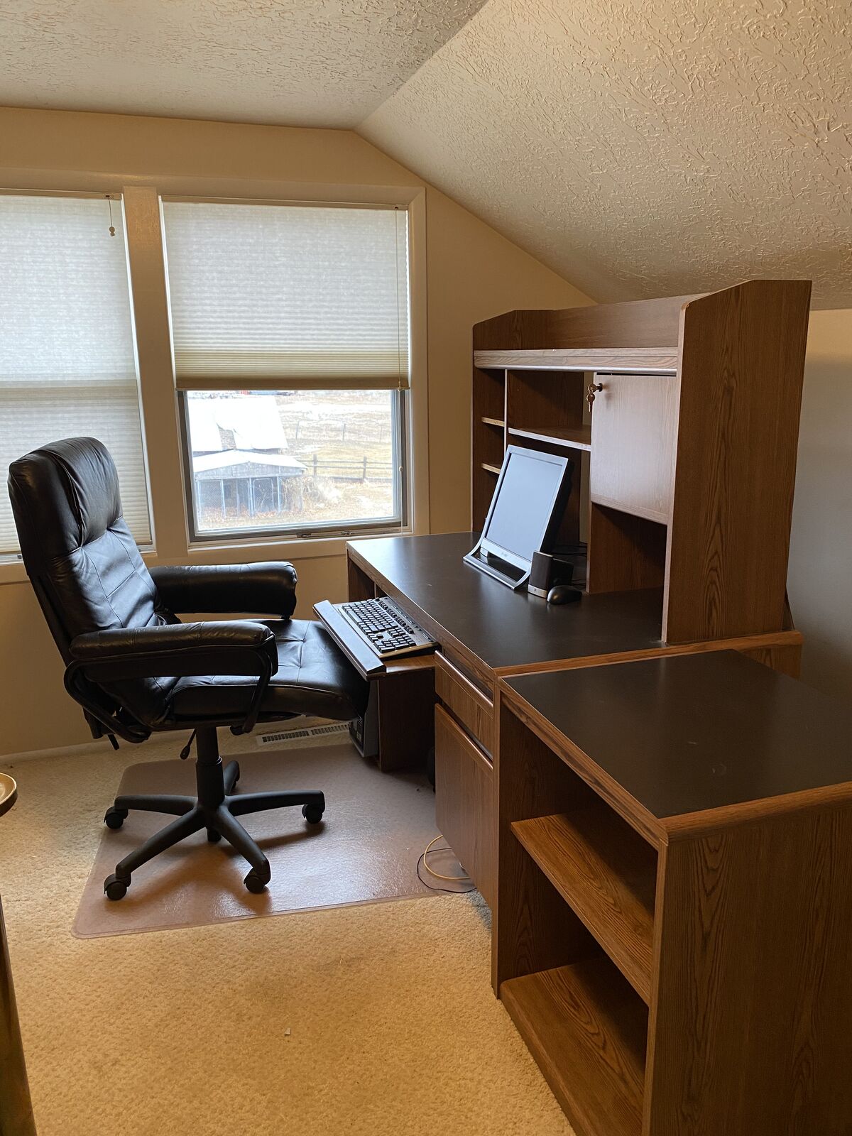 ***AWESOME SETUP*** Computer desk with (1)Hutch/Bookshelf, (2)Extra printer stand,and (3)CHAIR