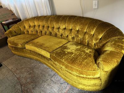 Vintage Gold Velvet Curved Tufted 3-Cushion Sofa