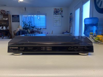Pioneer PL-990 stereo turntable