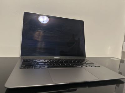 MacBook Air (2020) 13-inch - Apple M1 8-core and 7-core GPU - 8GB RAM - SSD 256GB