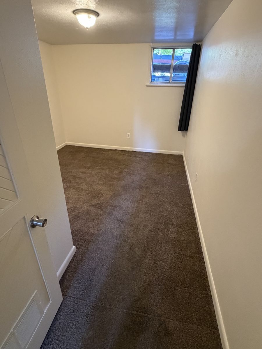 Main image 6