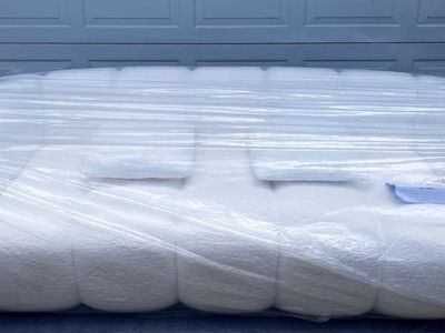 ️ Brand New White CLOUD Sofa — Still in Factory Wrap! ️