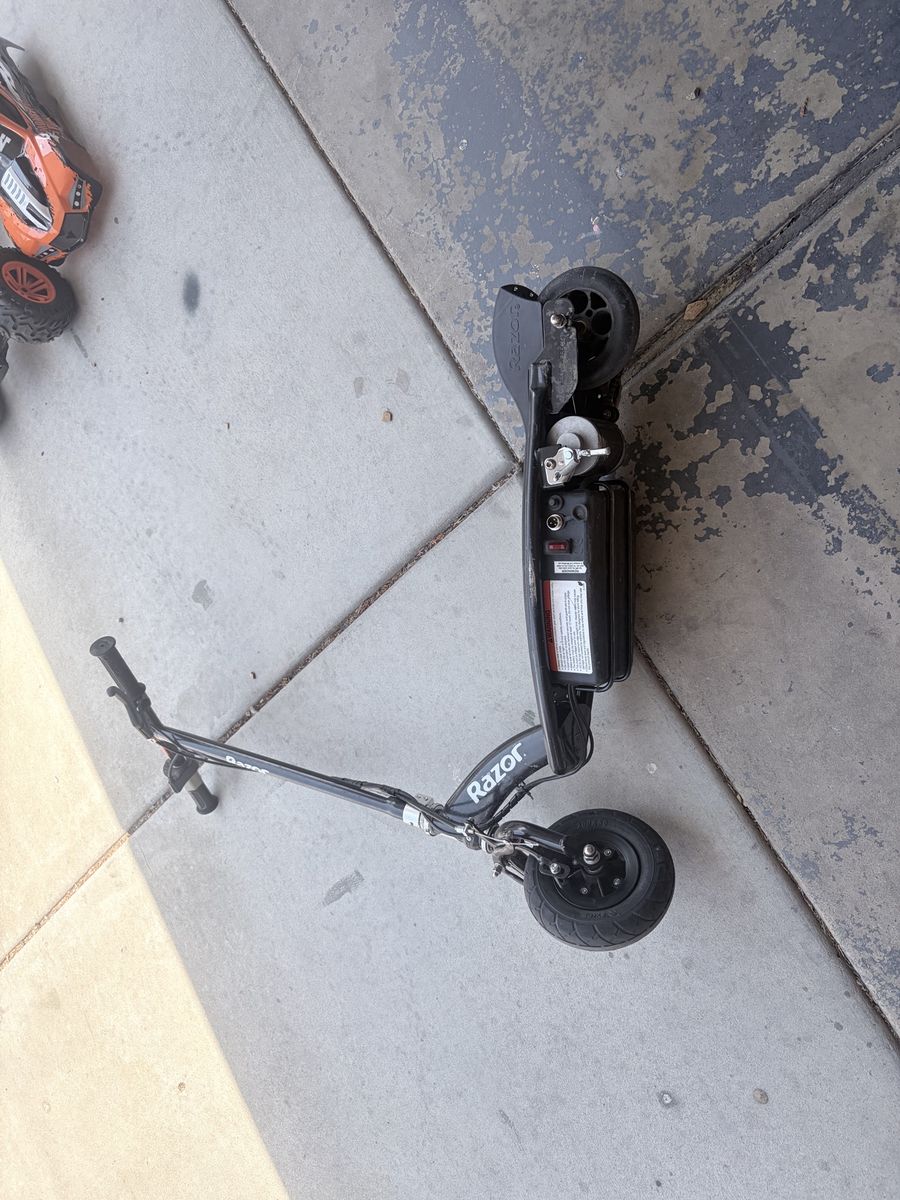 Razor Electric Scooter - Used, Black