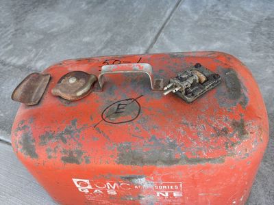 Outboard Motor Fuel Tanks with Fuel Gauge and Evinrude/Johnson Connection