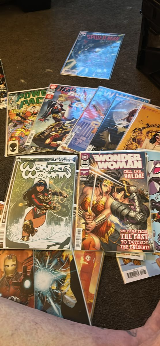 Large Lot of Marvel & DC Comic Books - Wonder Woman, Spider-Man, Iron Man & More!