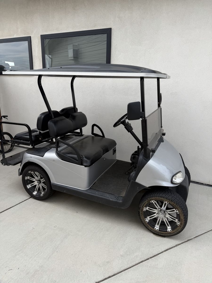 EZ-GO Golf Cart - Silver with Custom Wheels (Non-Running)