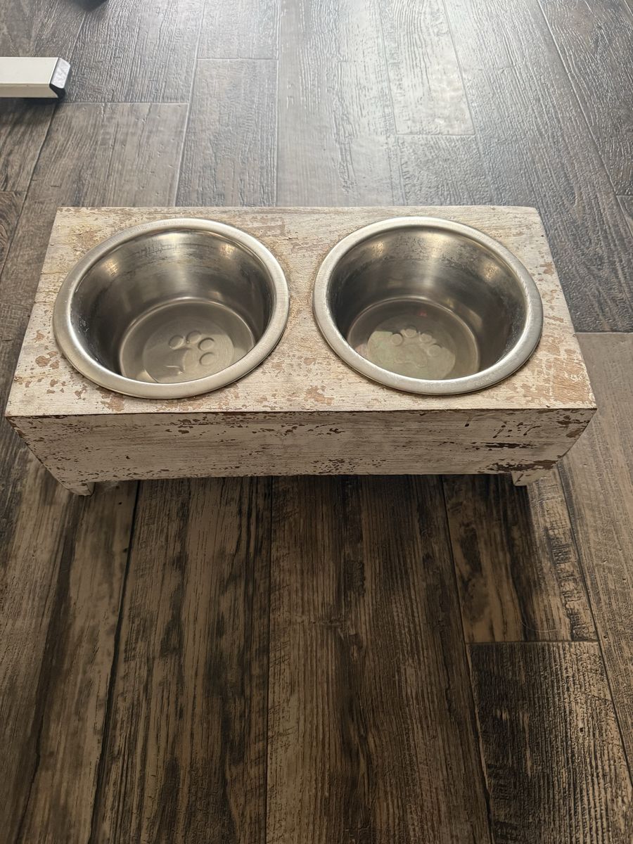 Elevated Pet Feeder w/ 2 Stainless Steel Bowls