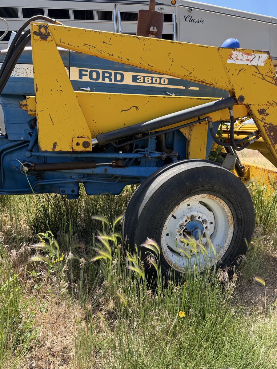 Ford tractor