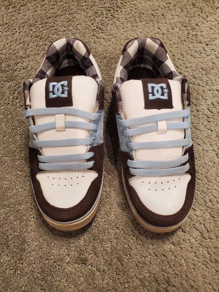 DC Shoes - like new condition