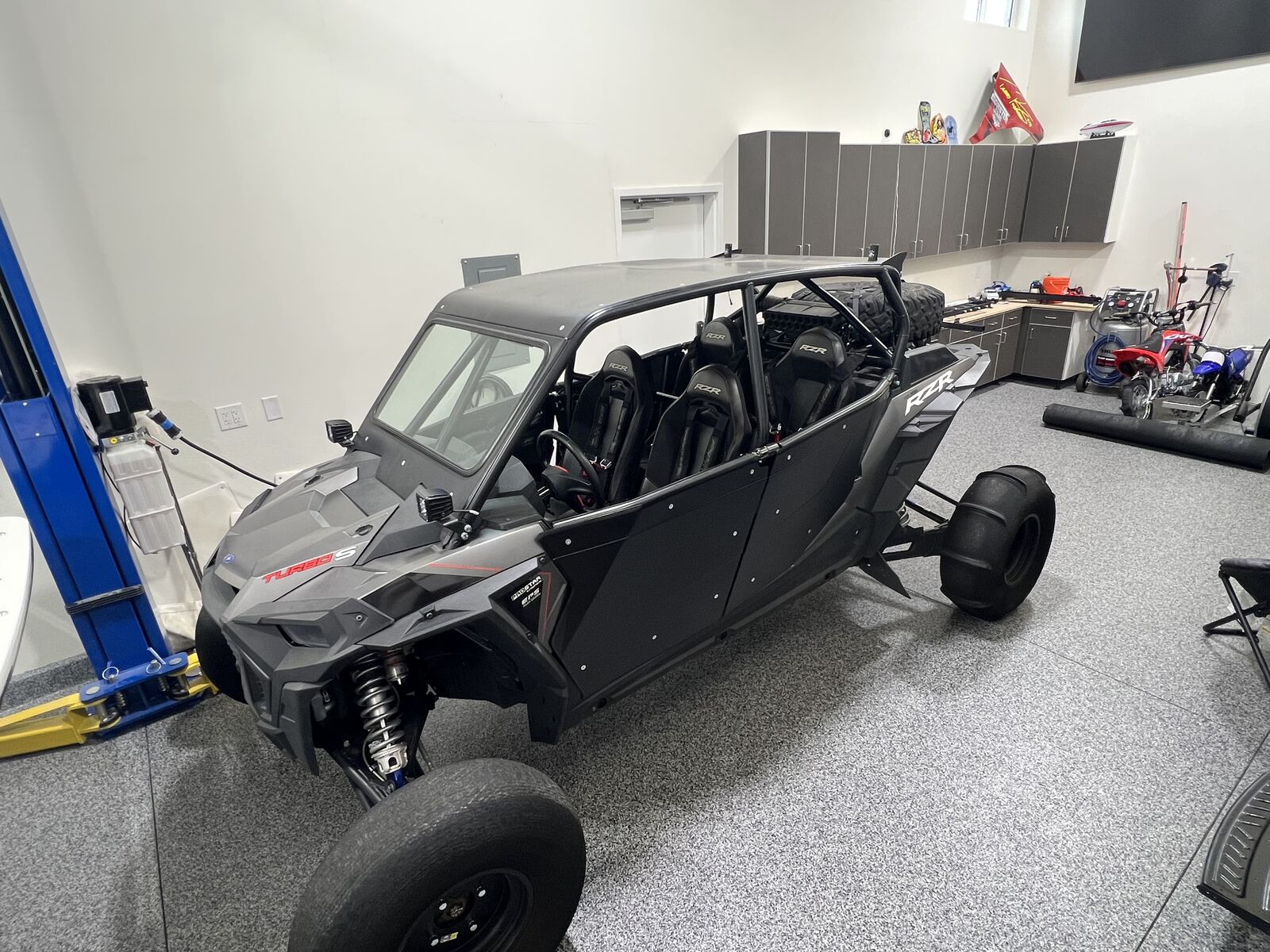 2019 Turbos S 4 seater