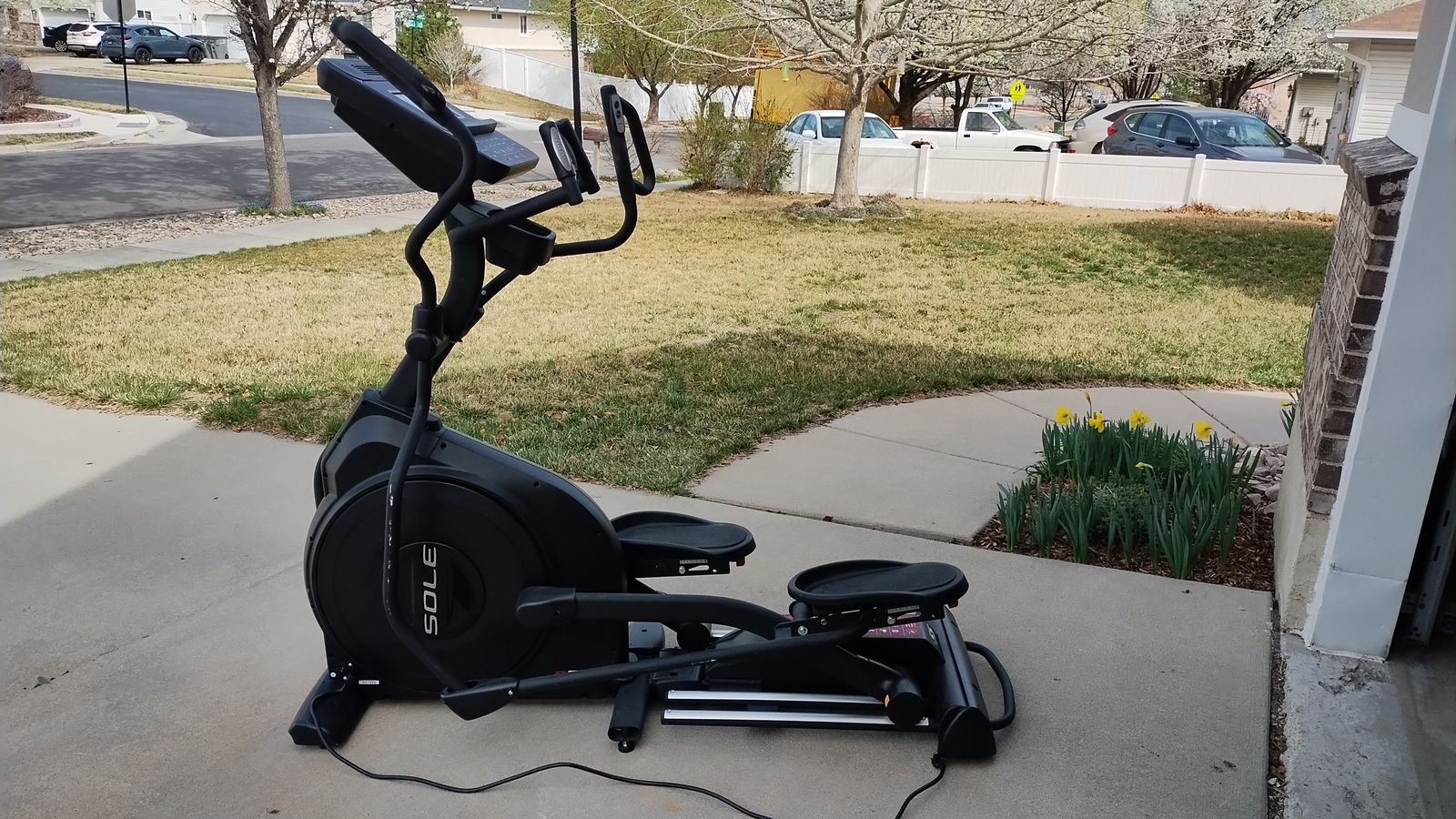 Sole E55 Elliptical Exercise Machine