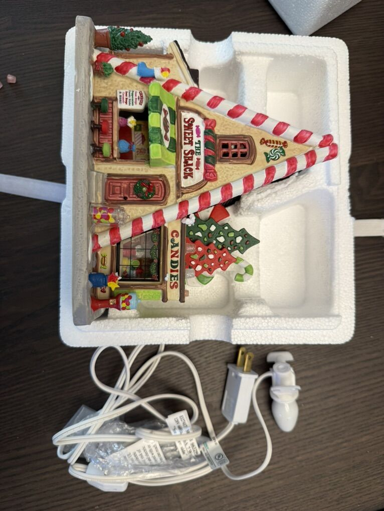 Lemax 2022 The Sweet Shack