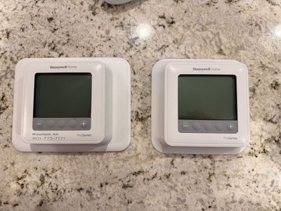 2 Honeywell Home ProSeries TH6220U2000 7-Day Programmable Thermostats, Used, White